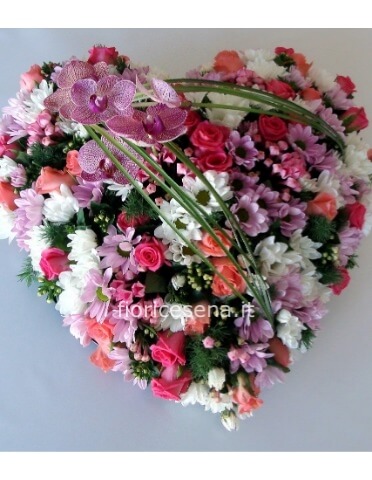 Cuore di fiori primaverili