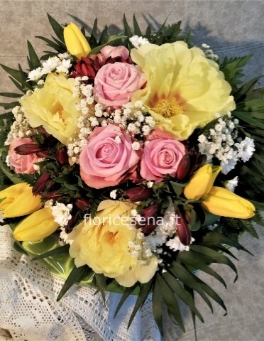 Bouquet di peonie e rose